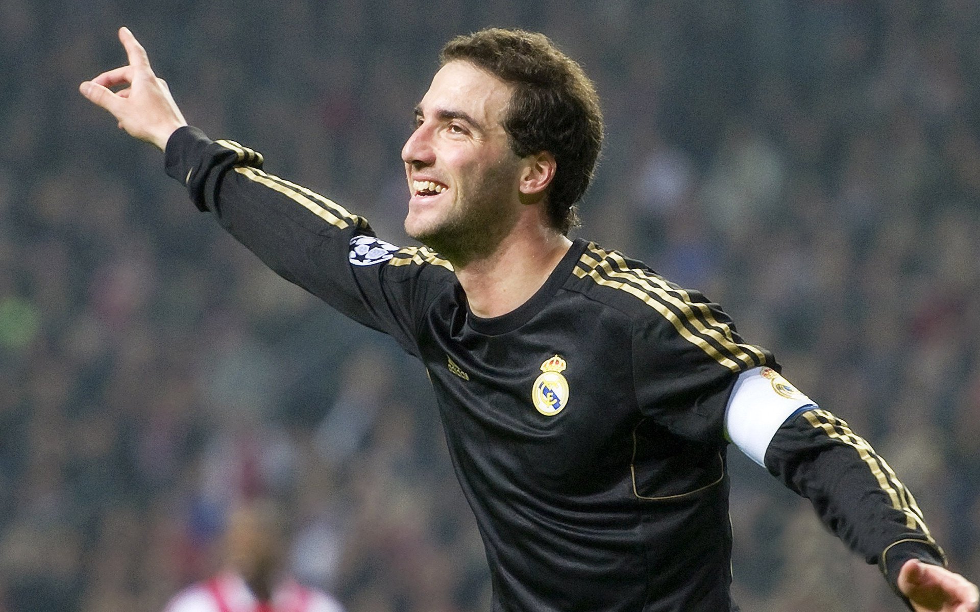 美国队接力配合默契表现完美,美国队接力赛